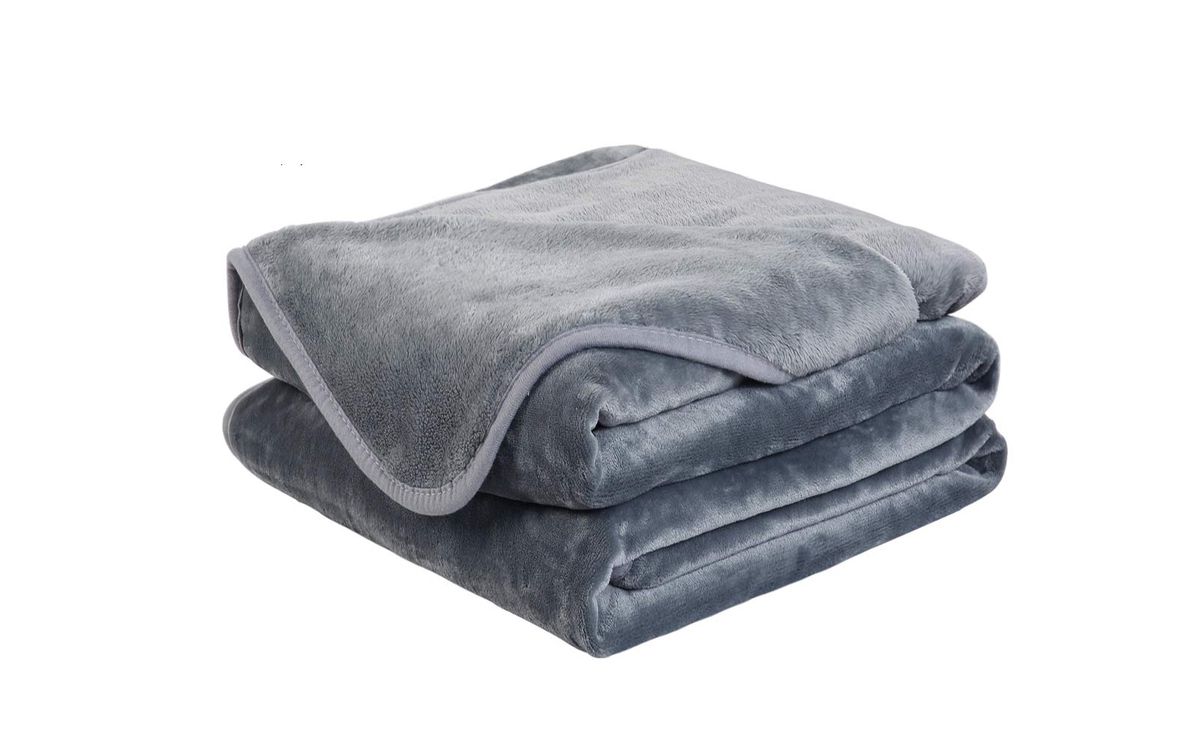 Easeland Soft Travel-size Blanket
