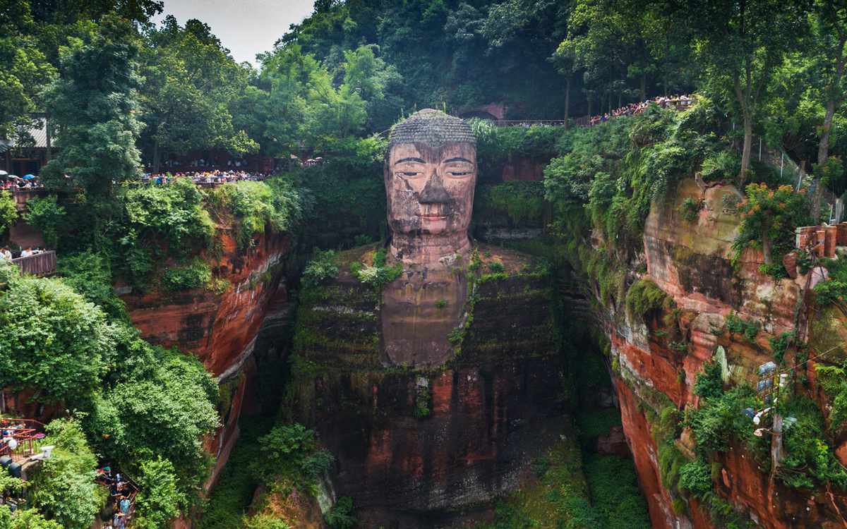 Le Shan Buddha Statue