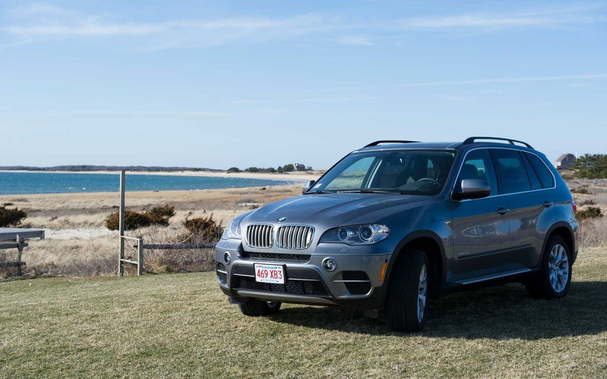 Guests staying in certain accommodations at both White Elephant and the Wauwinet can get a complimentary BMW SUV to use.
