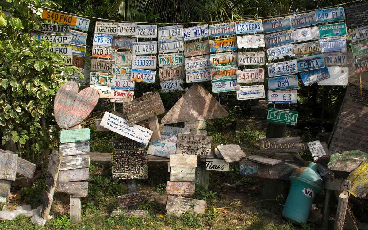 Dunmore wall of license plates