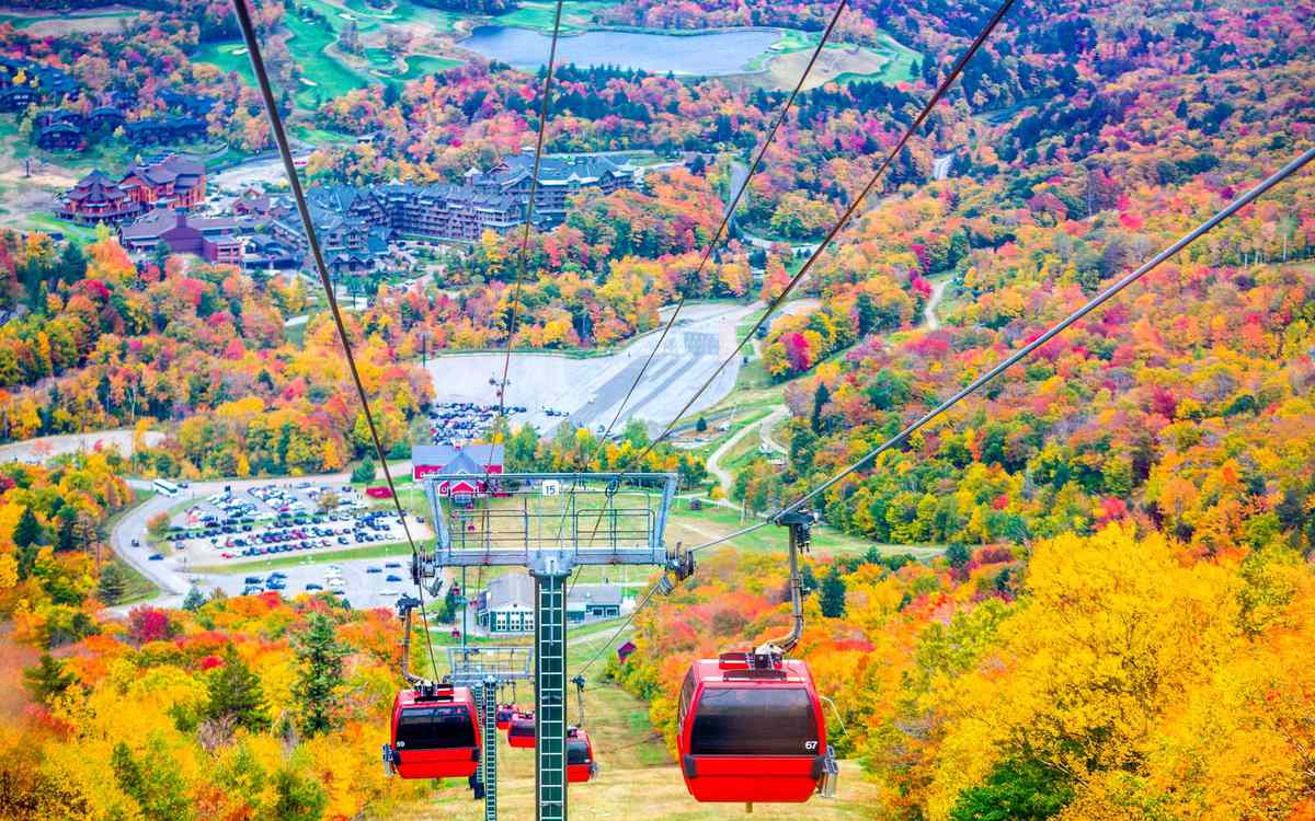 Gondola lift in the Stowe Mountain area, Vermont, in autumn