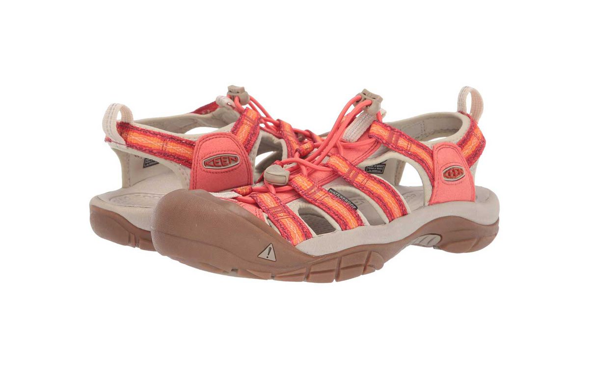Wiens Injectie venster The Best Hiking Sandals for Women, According to Frequent Travelers | Travel  + Leisure