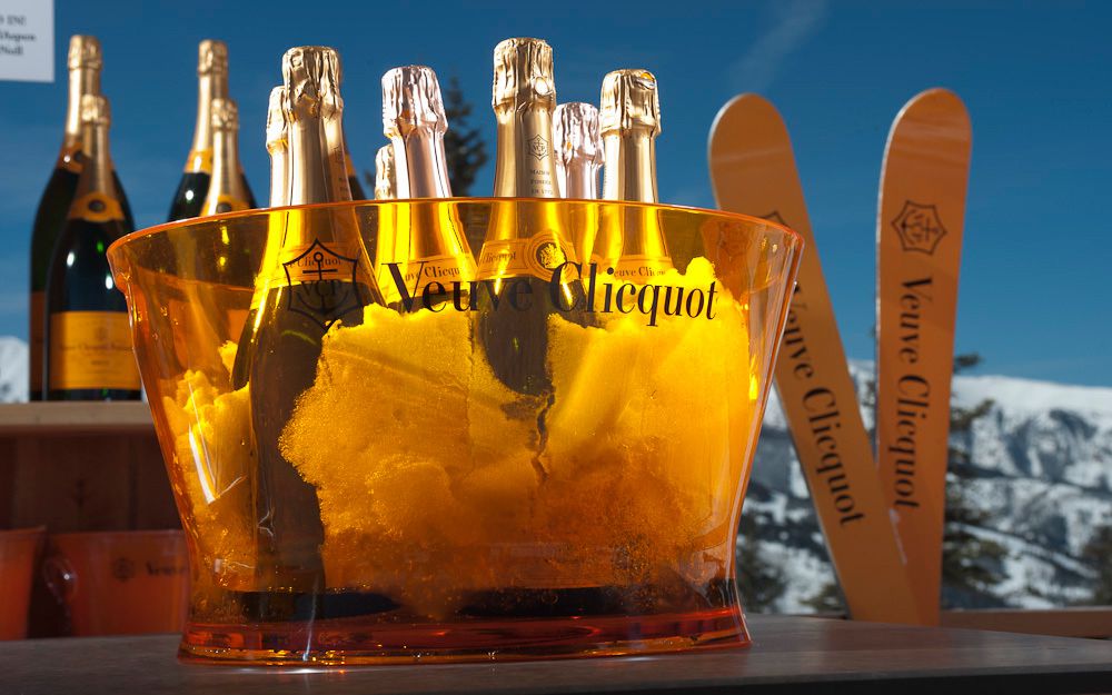 Hottest Apr&egrave;s-Ski Bars: Oasis Champagne Bar, Aspen, CO