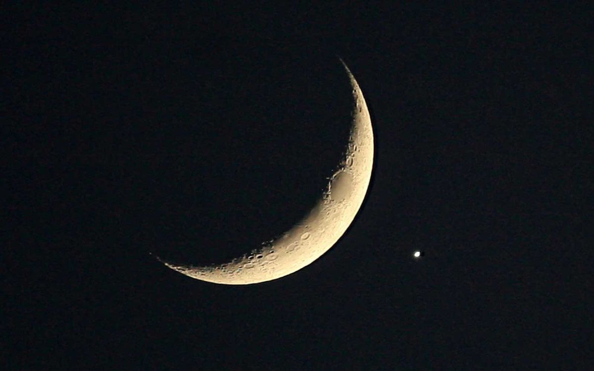 See Venus and the Moon in a Rare Celestial Sight This Week | Travel +  Leisure