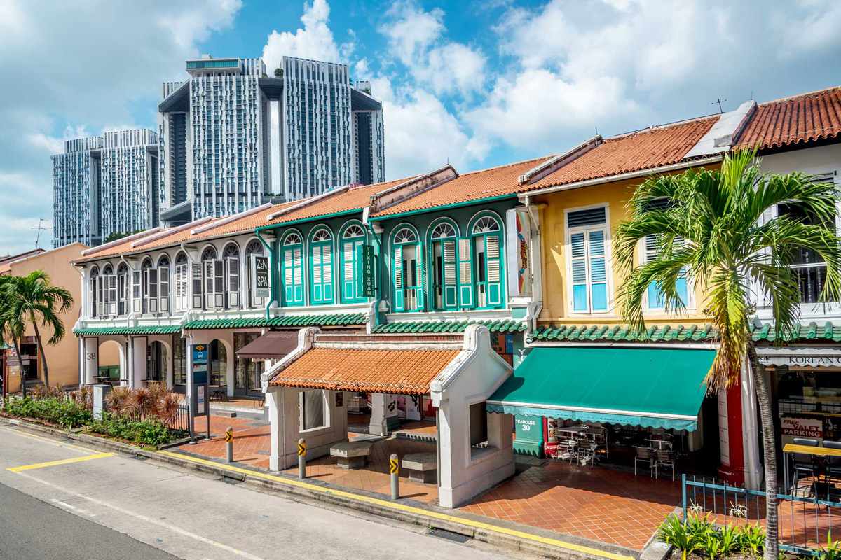 Modern and traditional architecture in Singapore
