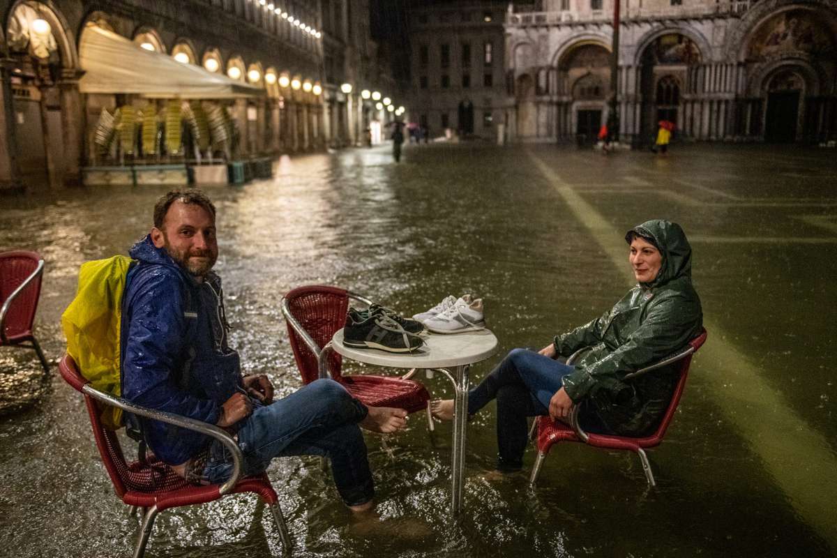 Venecia inundada por mareas días después de que Italia - Manifestaciones en EE.UU ✈️ Foro General de Viajes