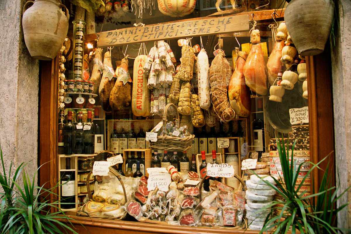 Uma delicatessen em Florença, Itália