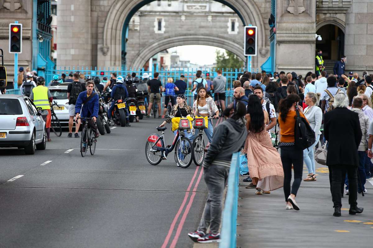 Pedestrians, cars stuck on Tower Bridge