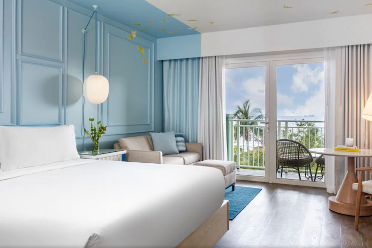 Renaissance Curacao Resort interior room