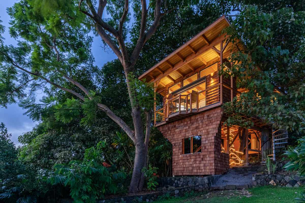 Kona’s 1st Luxury 1 BR/1B Treehouse w/ Ocean View in Hawaii