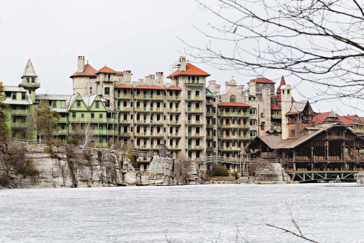 On a Winter Family Vacation to Mohonk Mountain House Taffy Brodesser-Akner Finally Embraces the Unexpected