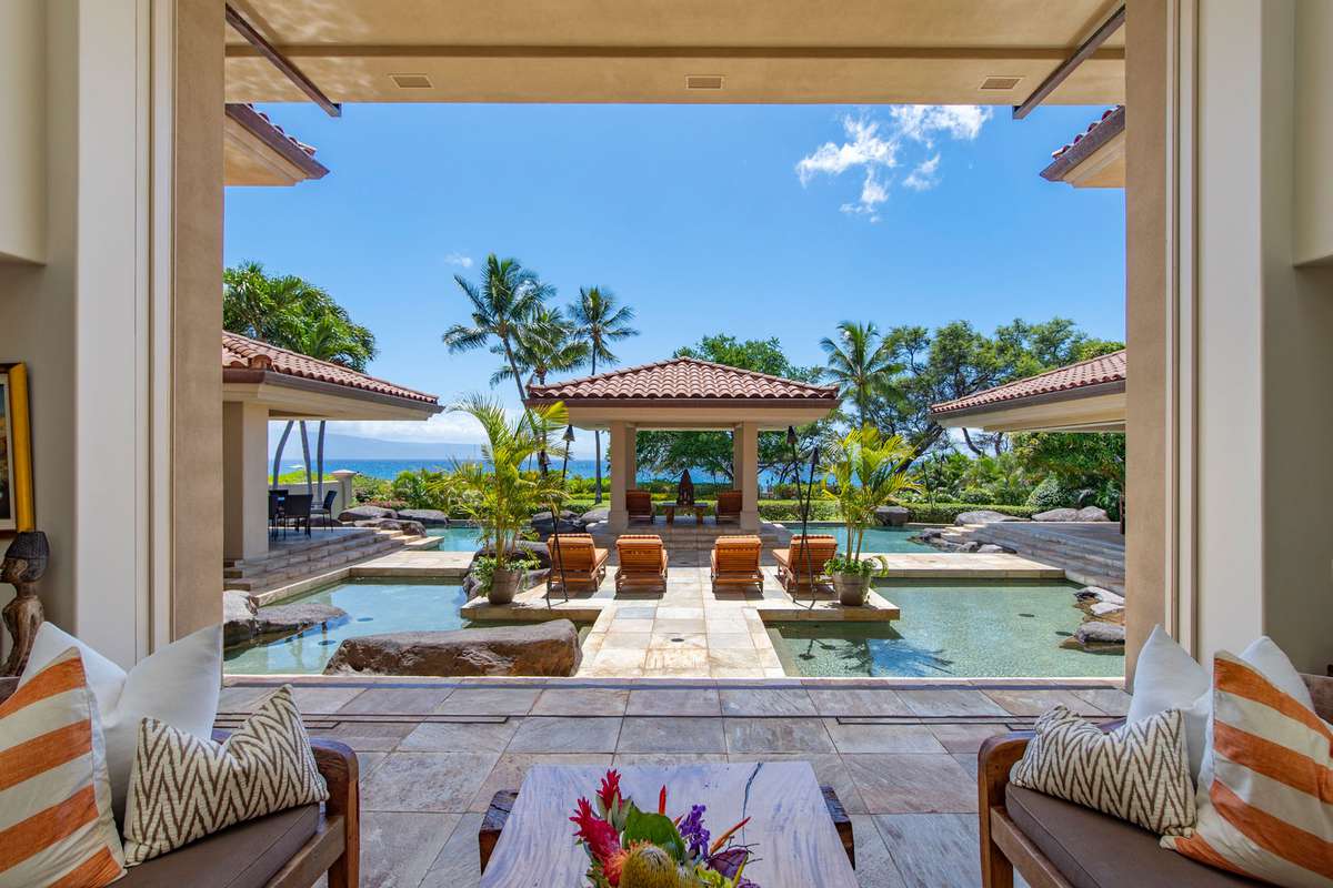 Ka’anapali Beachfront Estate luxury rental house
