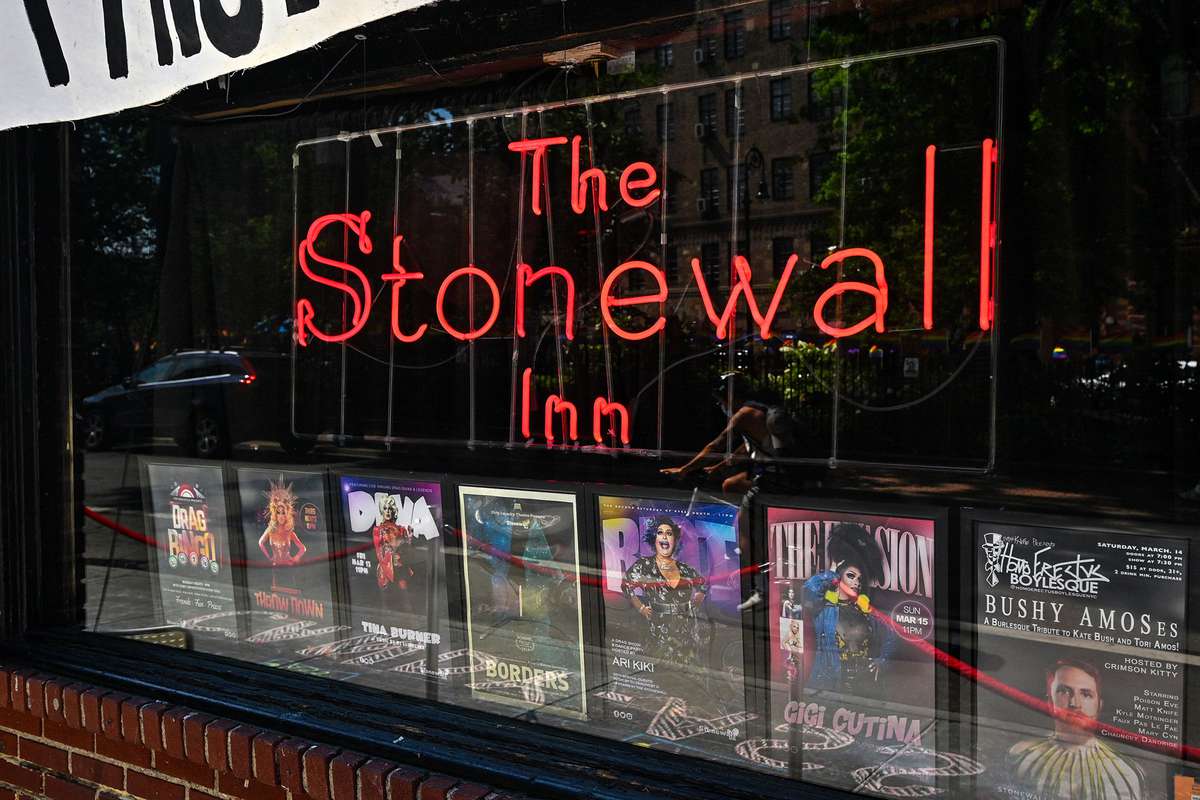 exterior of Stonewall Inn
