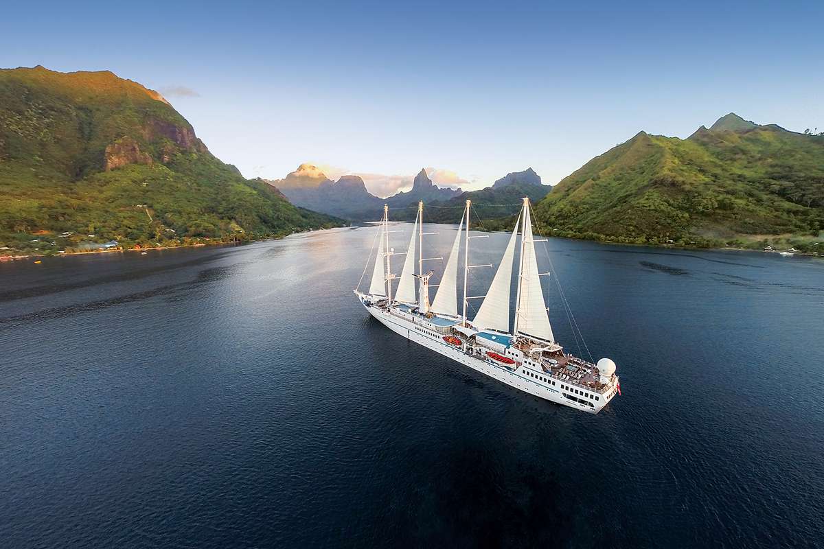 Windstar Cruises WindSpirit in Tahiti