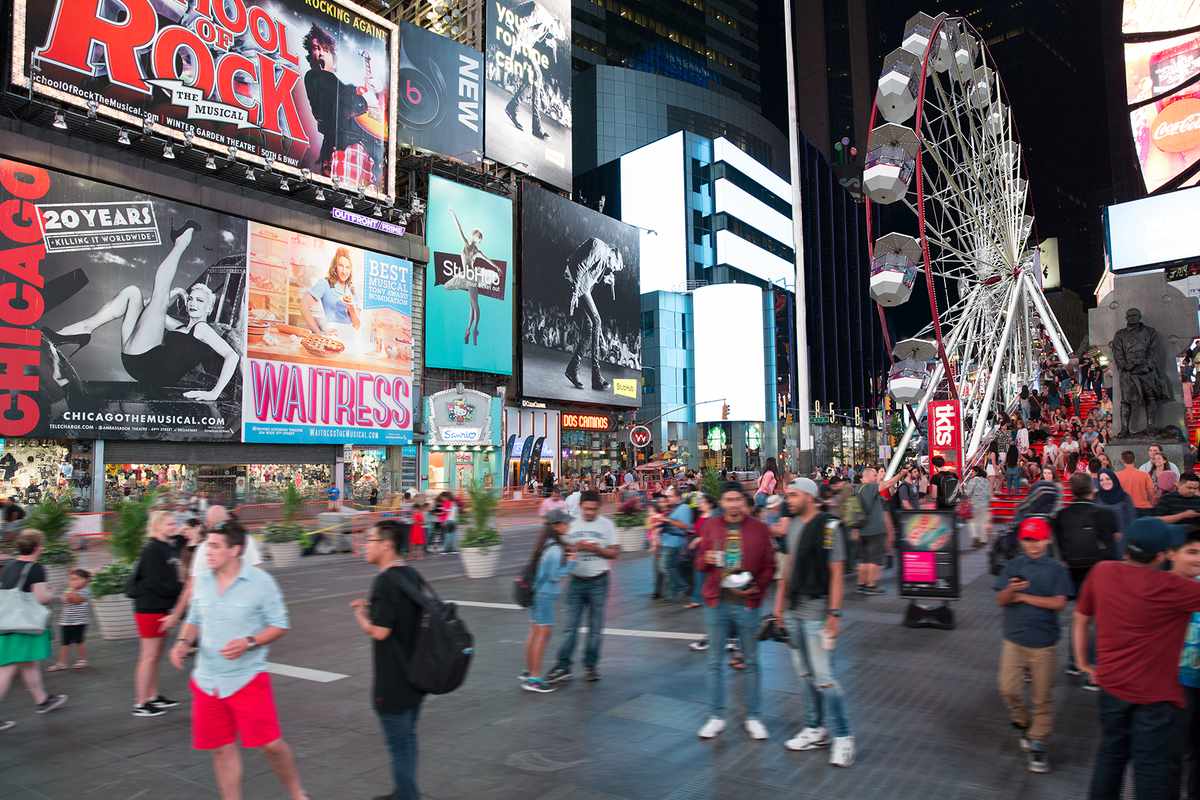 Rendering of Times Square with new ferris wheel