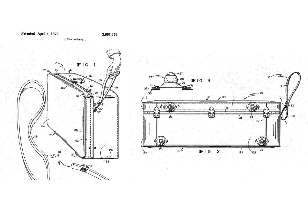 Patent of first rolling luggage