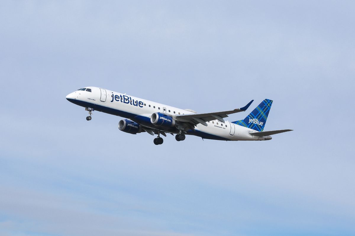 JetBlue Airways Embraer ERJ-190AR commercial aircraft in flight
