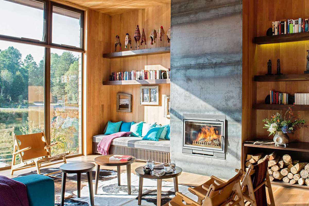 The library of a luxury lodge in Chile