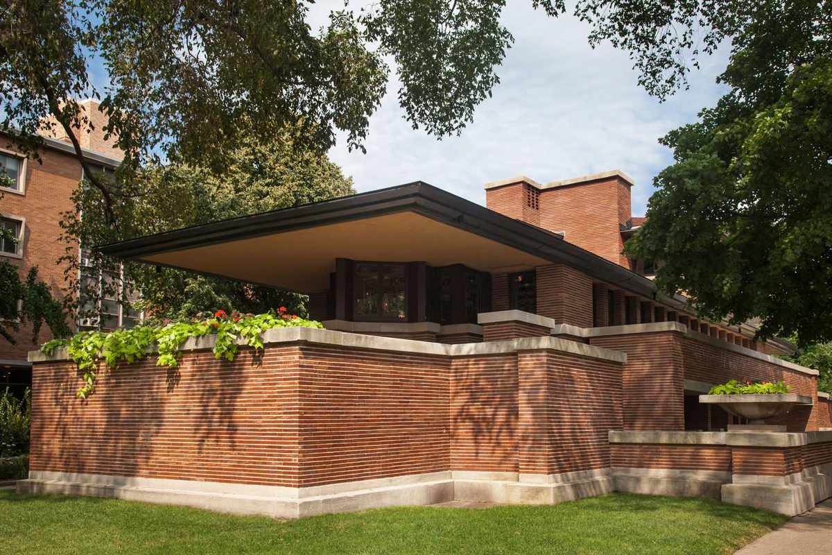 Chicago, Illinois: Horizontal shot of the Frank Lloyd Wright Robbie house exterior view, 5757 S Woodlawn Ave, Hyde Park