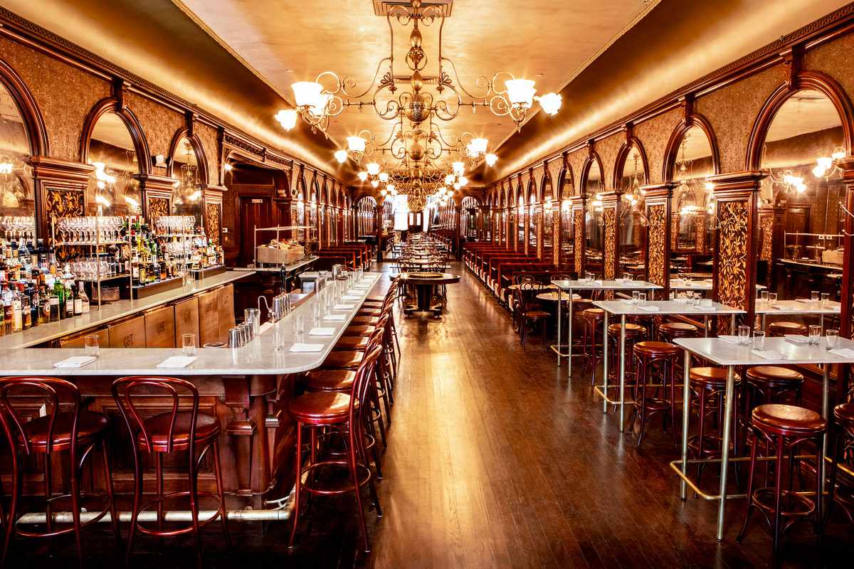 Interior bar and dining of Gage & Tollner