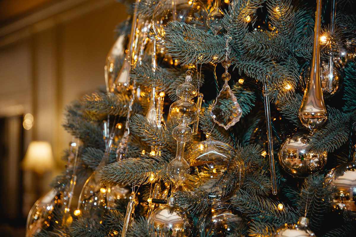Details of the Tiffany & Co. Christmas tree at The Ritz-Carlton, Cancun