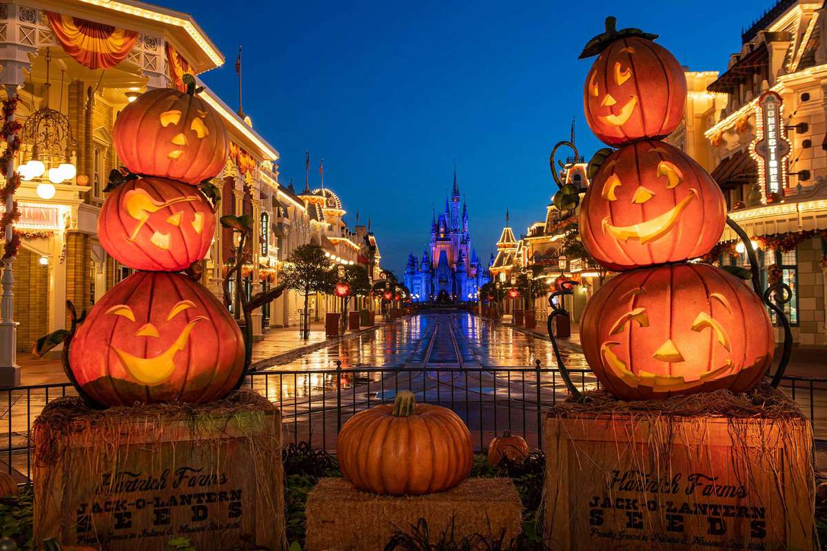 Pumpkin decor at Disney World Magic Kingdom