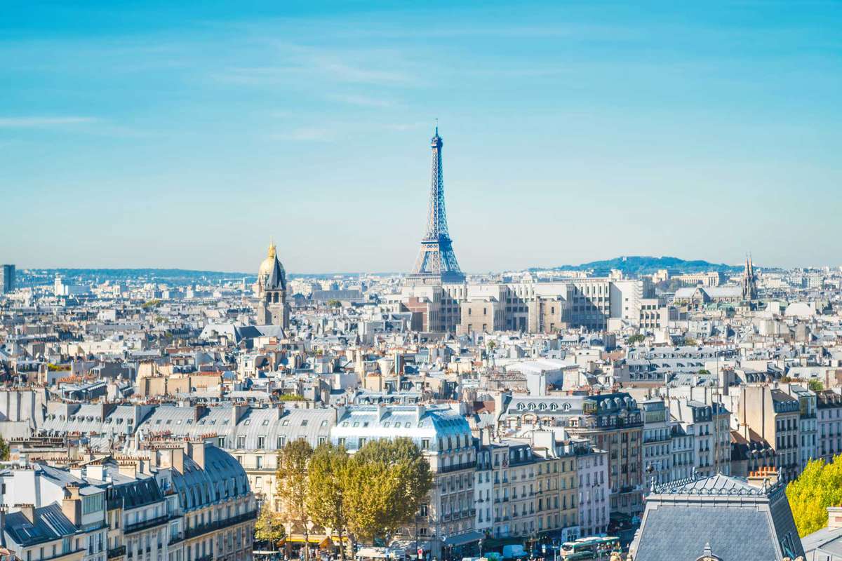 Paris cityscape with Eilffel tower