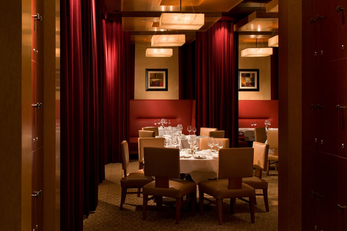 Dining room at Ciera Steak and Chophouse