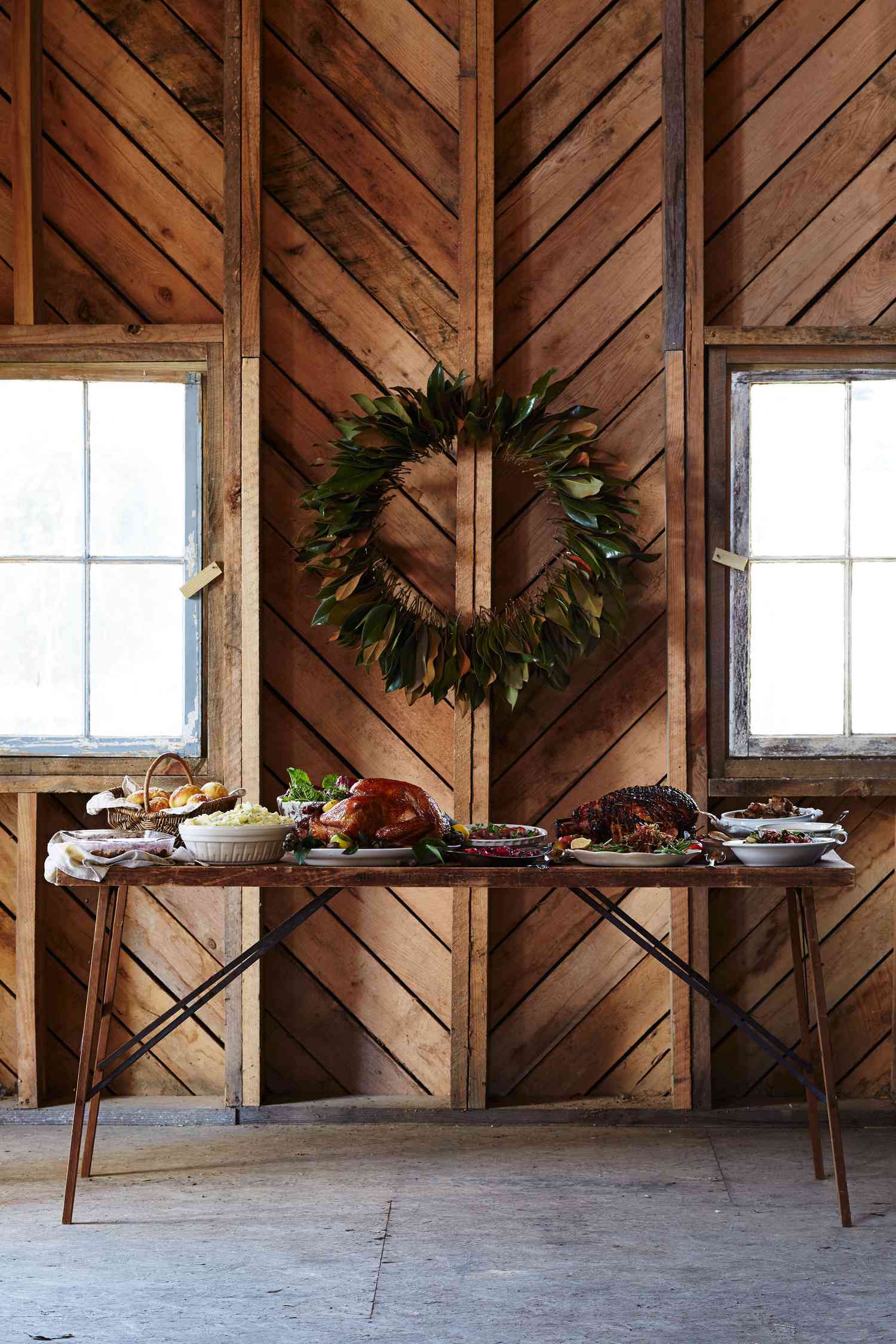 rustic thanksgiving tablesetting
