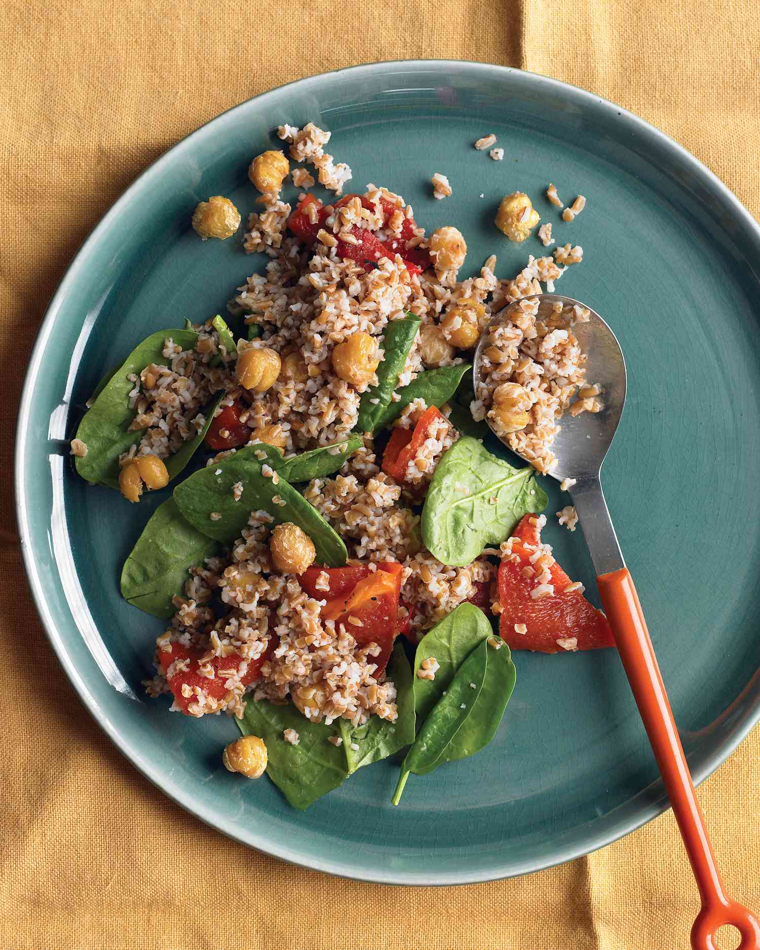Bulgur with Roasted Red Peppers, Chickpeas, and Spinach