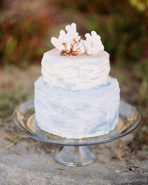 Brushstrokes frosted wedding cake