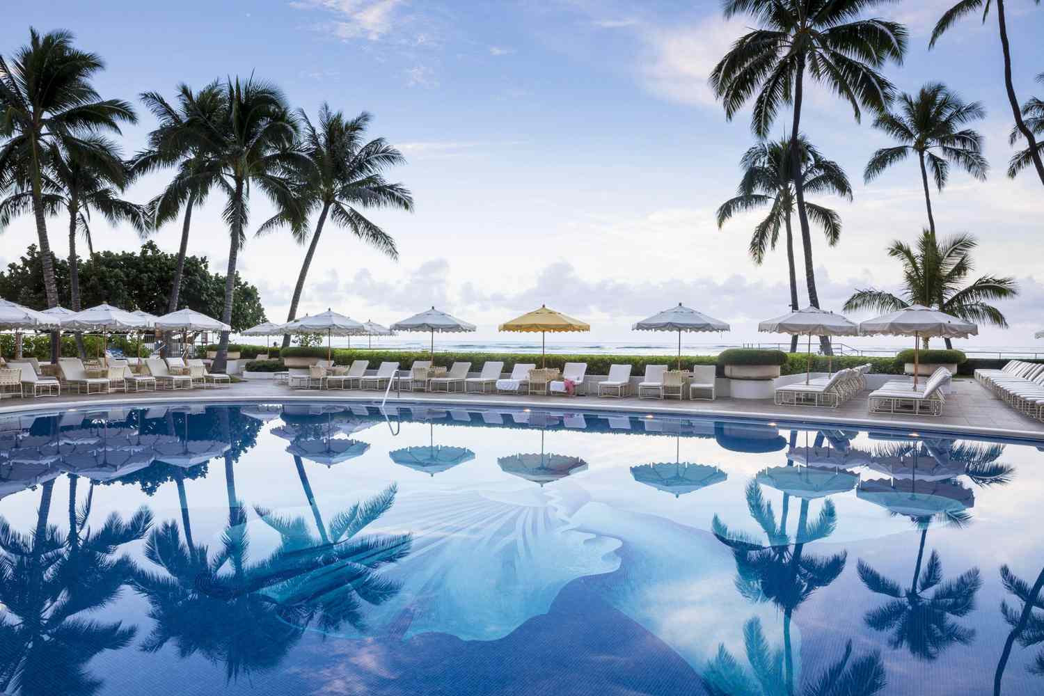 best resorts hawaii halekulani