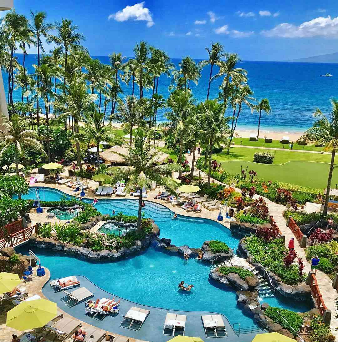best resorts hawaii ritz carlton kapalua