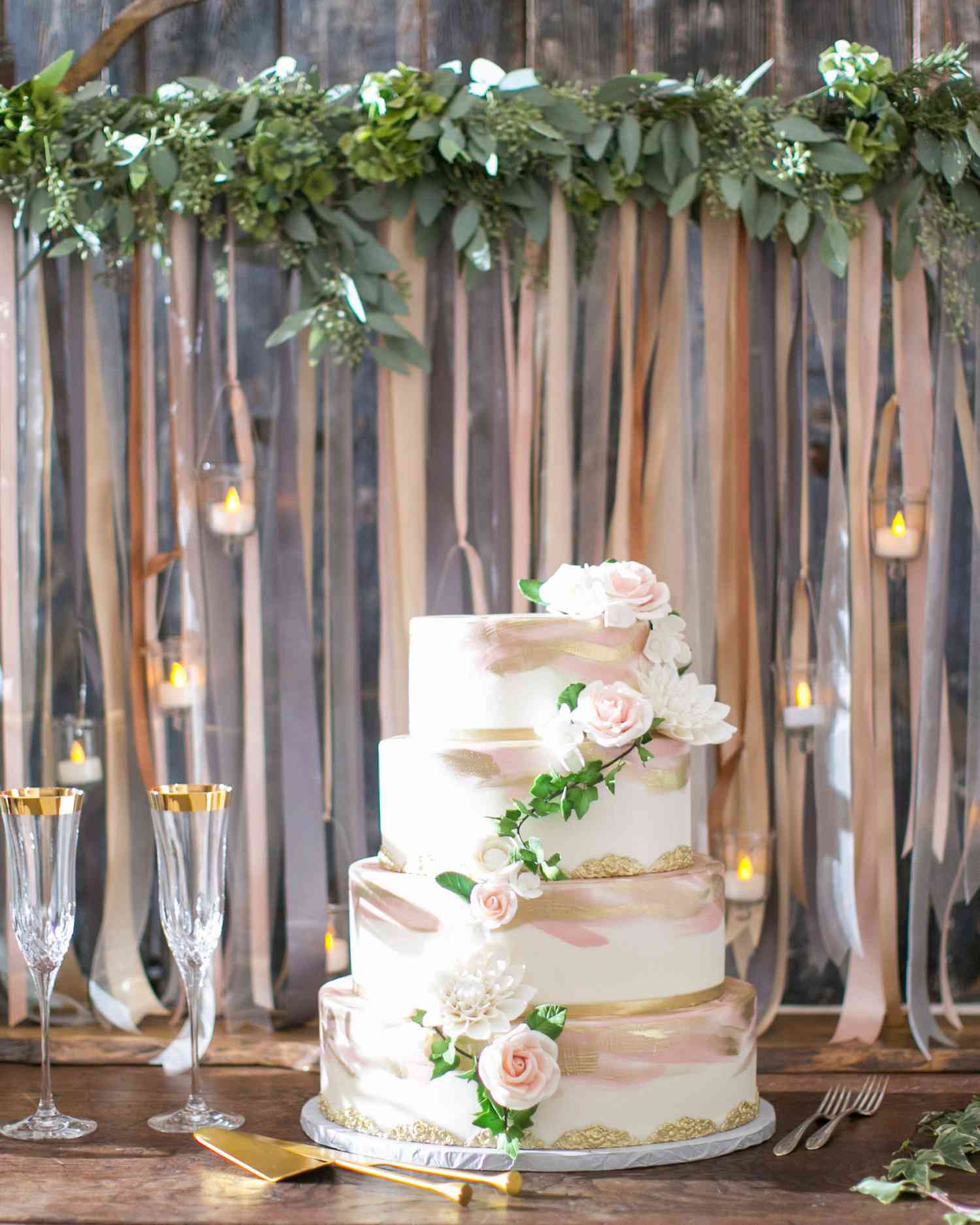 briana-adam-wedding-cake-1316-s112471-1215.jpg