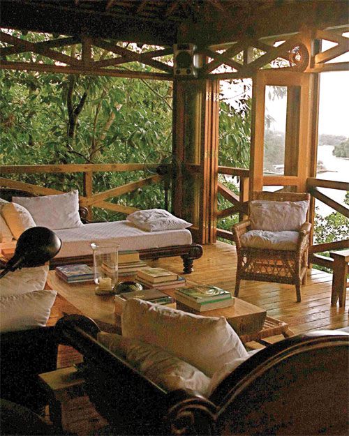 Stay in a Tree House: Jamaica