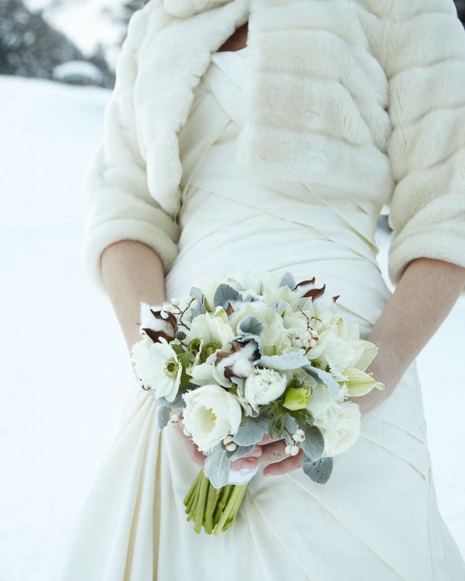 winter-bouquets-real-weddings-real-wedding-jodi-jon-1114.jpg