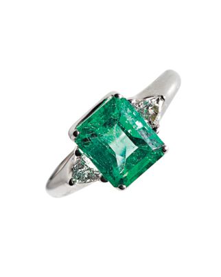 emerald-ring-mwd108181.jpg