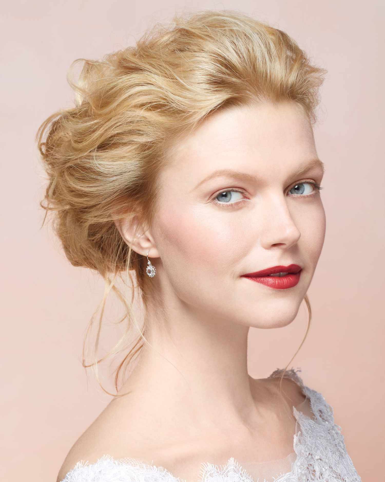 The Best Wedding Hairstyles for Round Faces | Martha Stewart