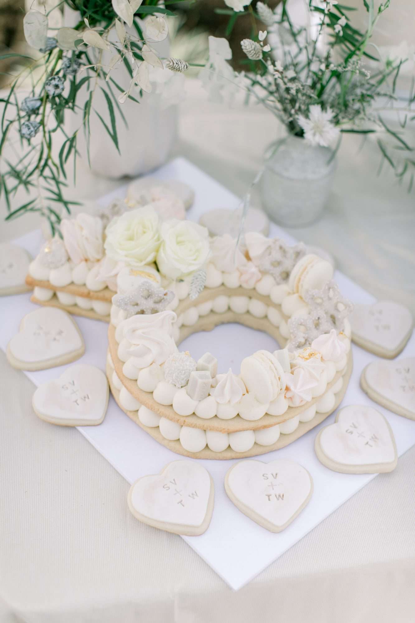engagement ring shaped cookies