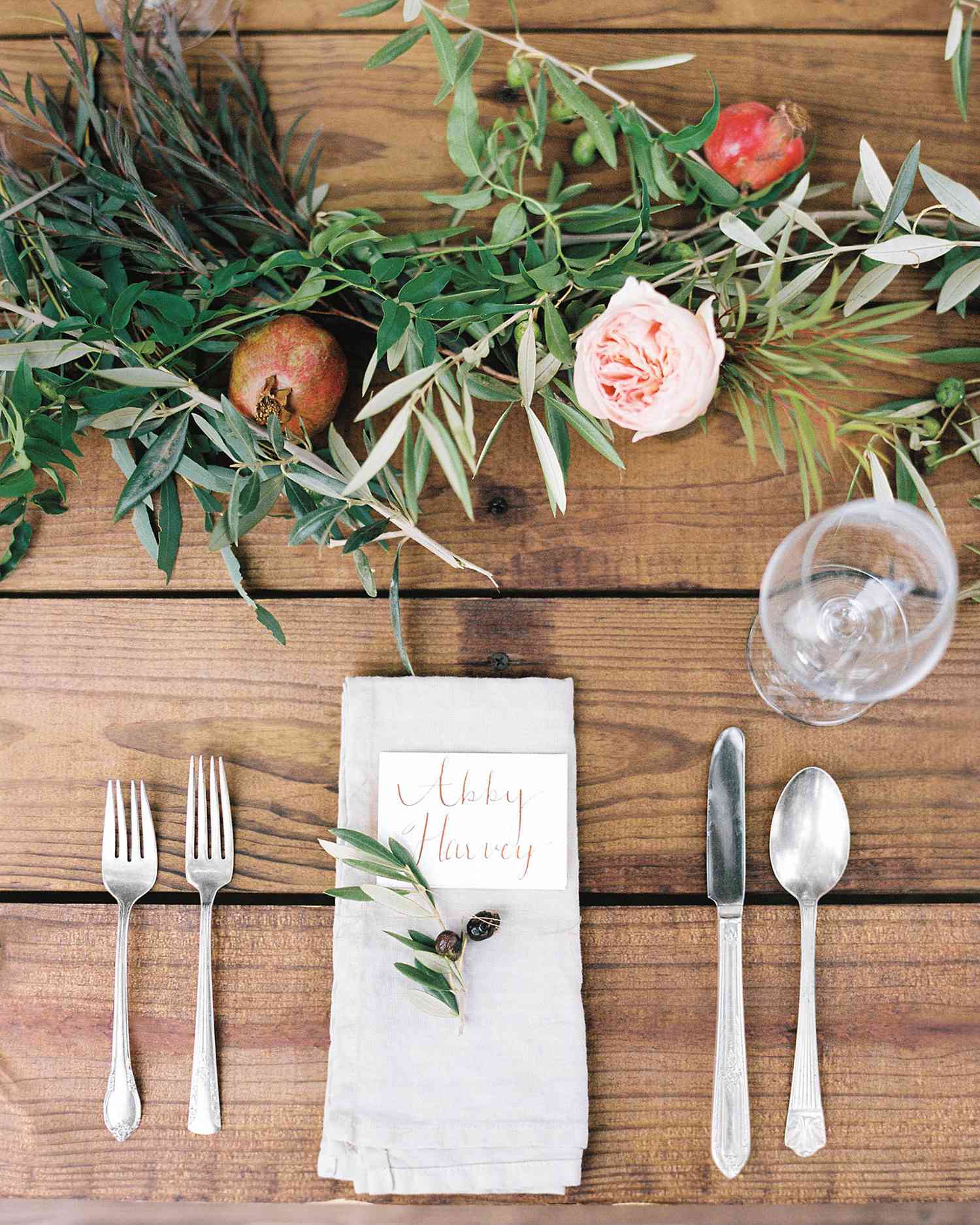 table-setting-flowers-blaine-carson-wedding-414-mwds110873.jpg