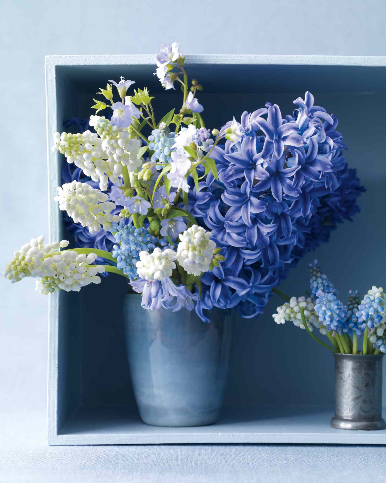 blue-vases-141-mld108799.jpg