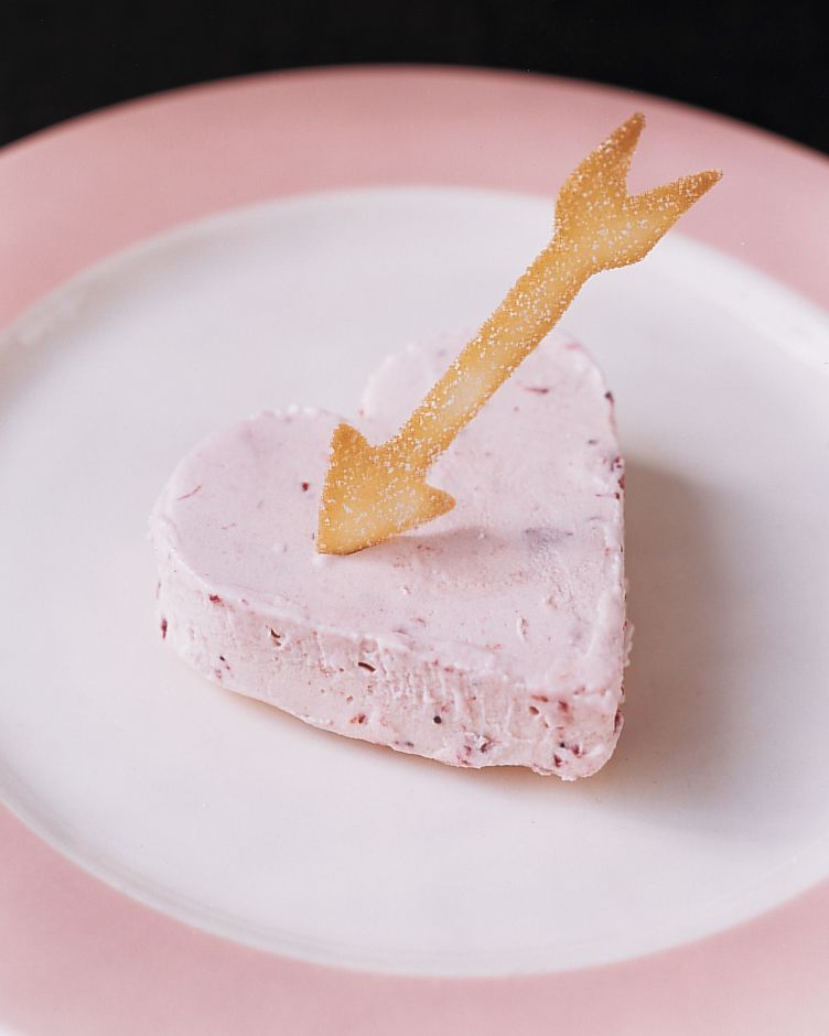 heart-shaped-dessert-ice-cream-with-arrow-msw-sum02-0115.jpg