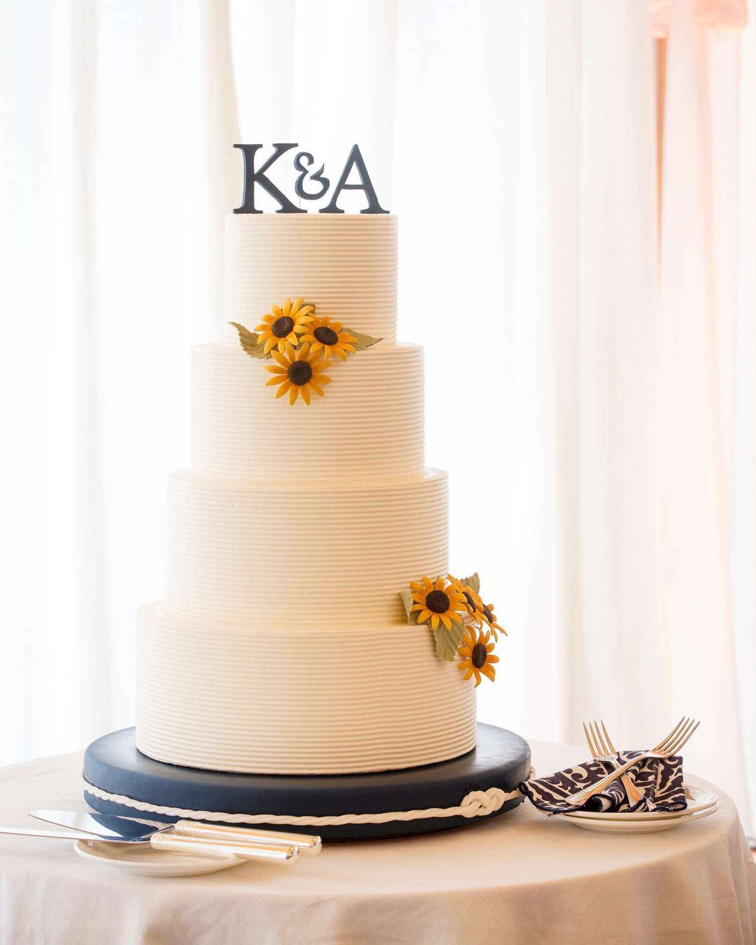 kristel-austin-wedding-cake-34-s11860-0415.jpg