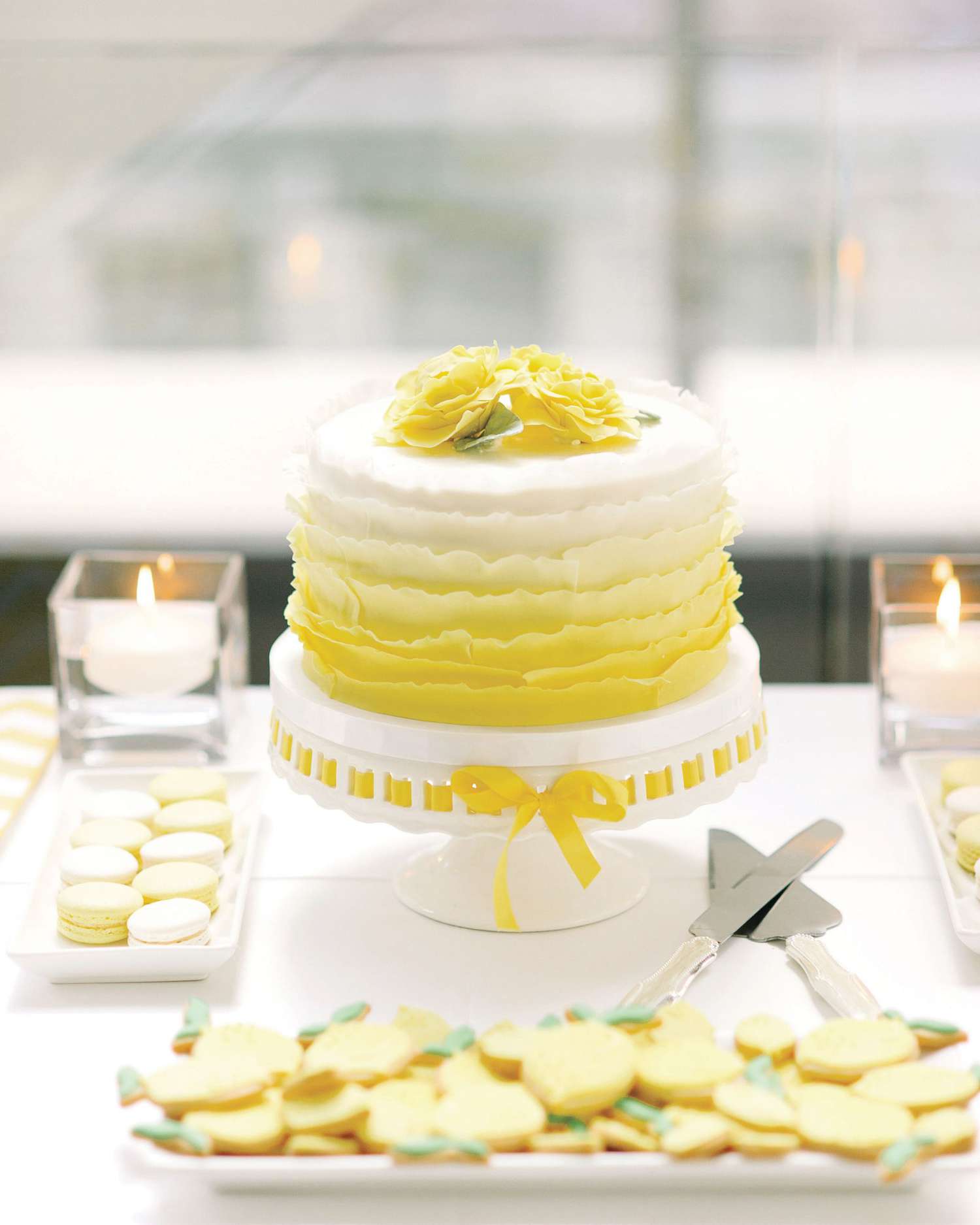 mamy-dan-wedding-canada-details-yellow-cake-floral-009-s112629.jpg