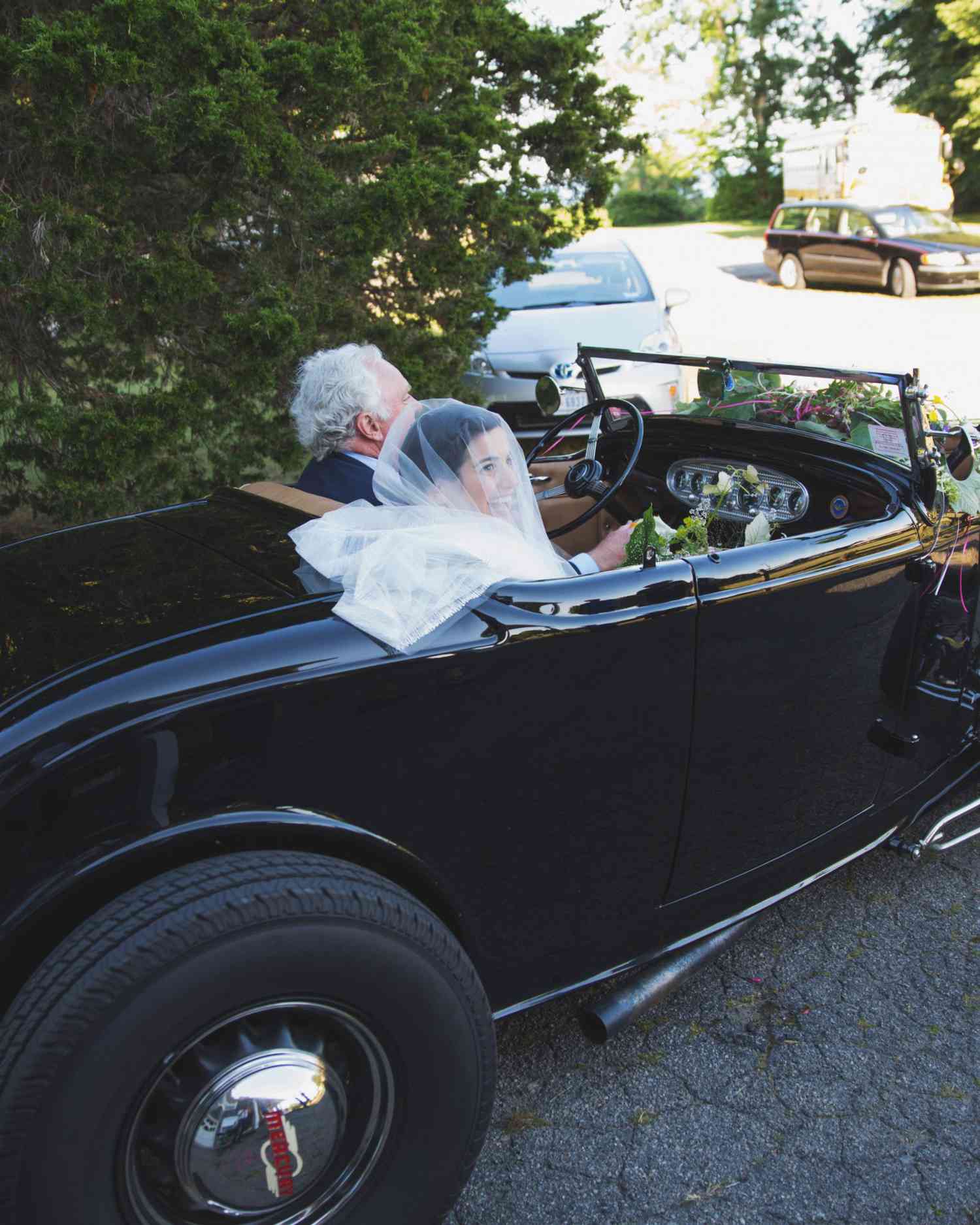 lilly-carter-wedding-car-00288-s112037-0715..jpg