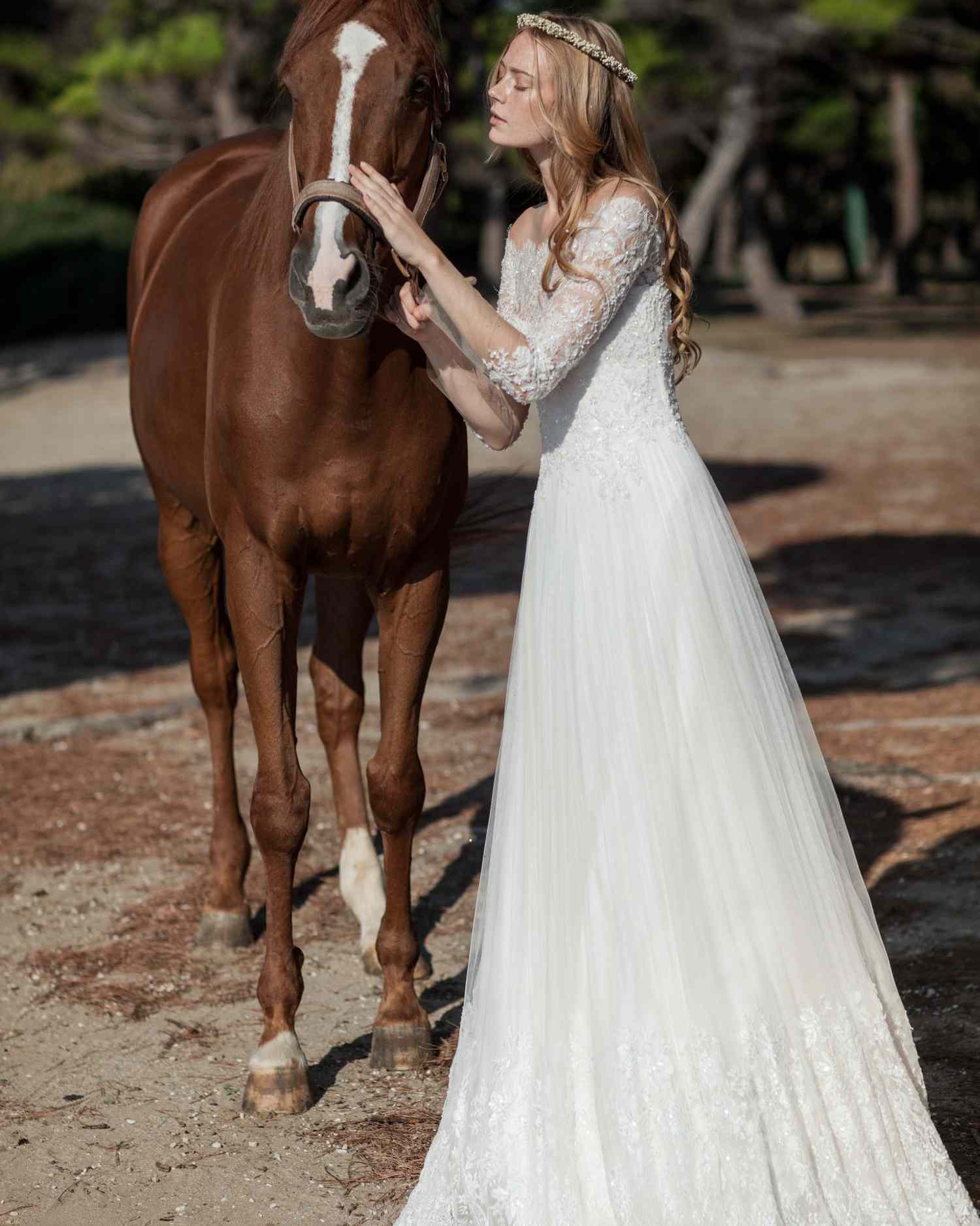 costarellos-fall2016-wedding-dress-16-49.jpg