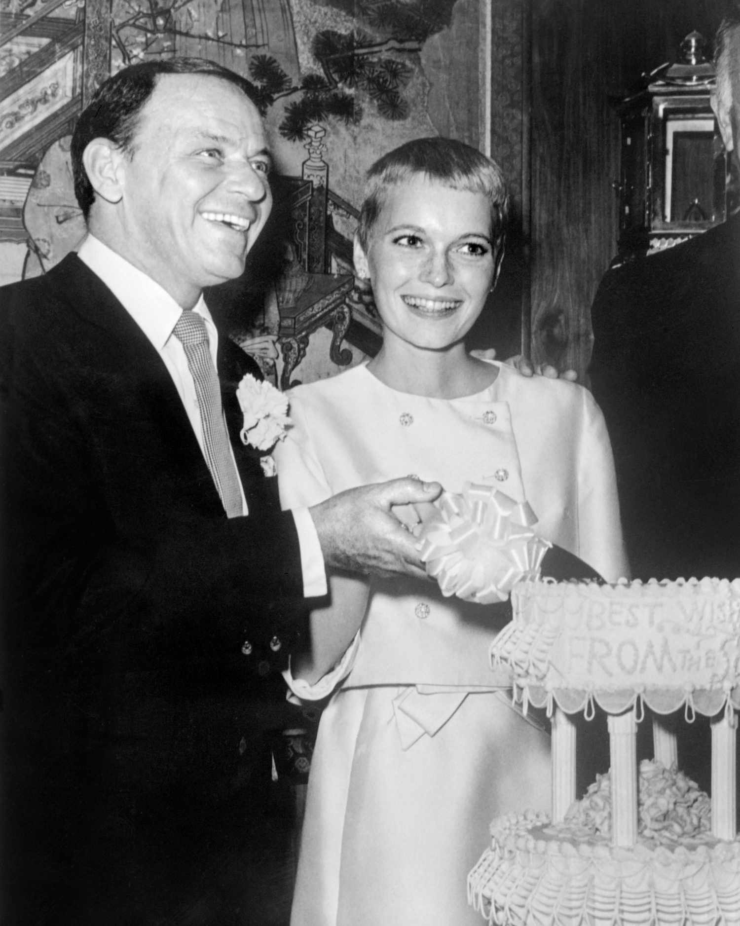 Mia Farrow and Frank Sinatra