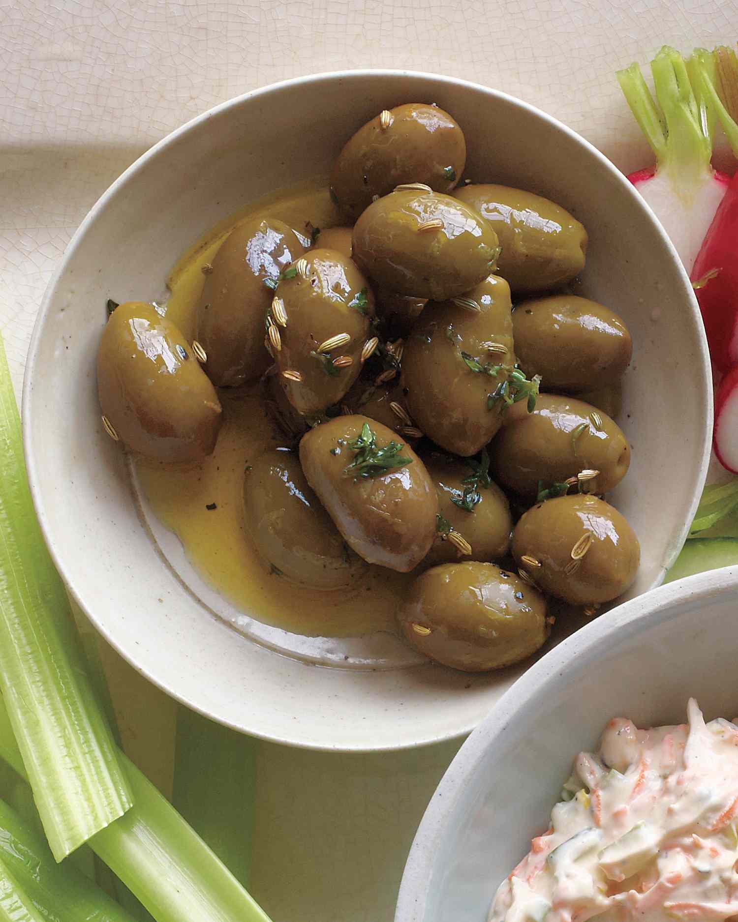 instant-party-herb-marinated-olives-med109000.jpg