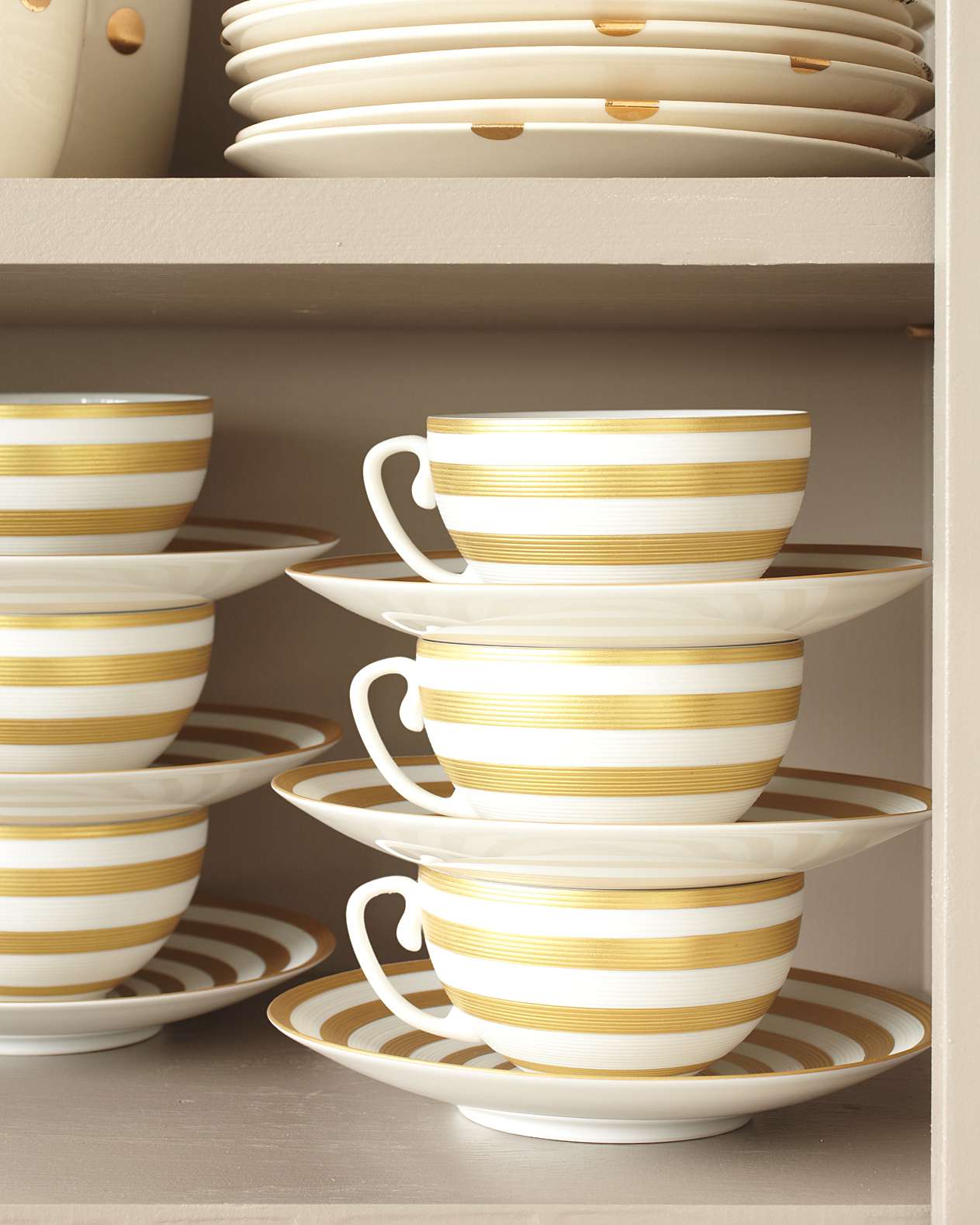 organized-teacups-saucer-0911mld107506.jpg