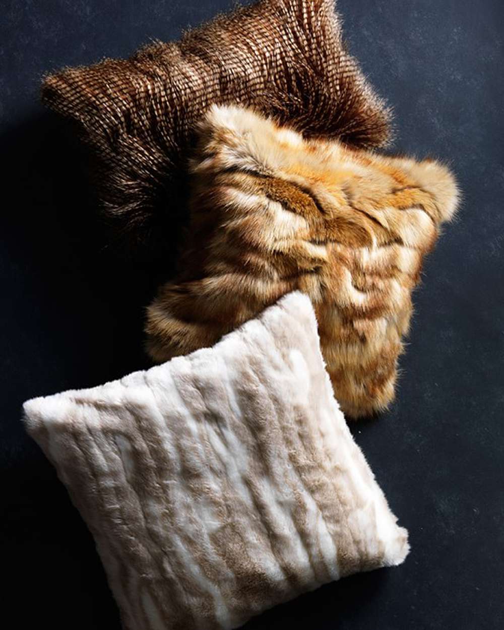 williams-sonoma-faux-fur-pillow-1215.jpg